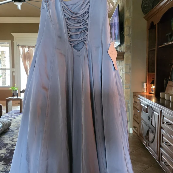 Azazie Backless Midi Dress - Picture 5 of 8